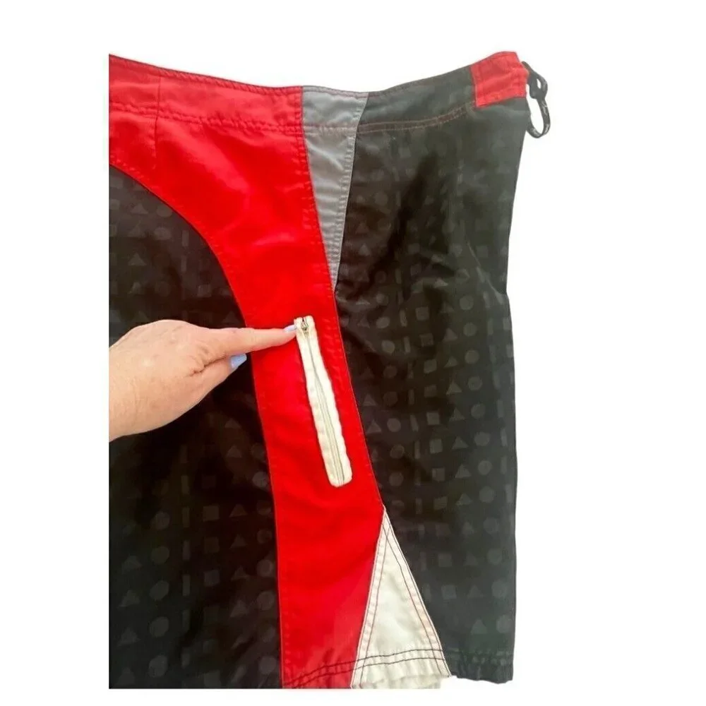 Maui And Sons Men's Sz 38 Black Red White Board Shorts Boardshorts Geo Print
